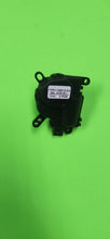 Load image into Gallery viewer, Freightliner Sterling Door Actuator Motor YFRH-19E616-DA
